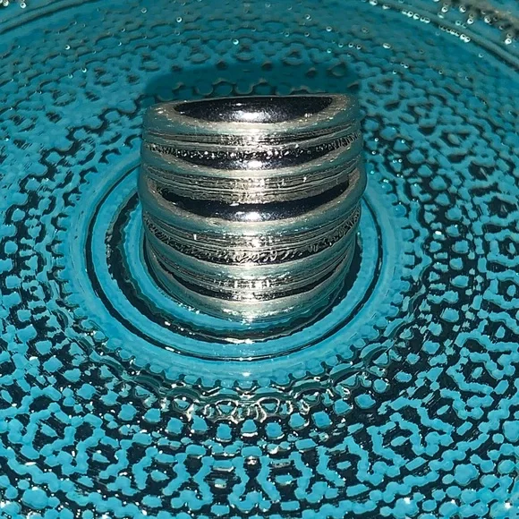 Silver Ring - Picture 1 of 12